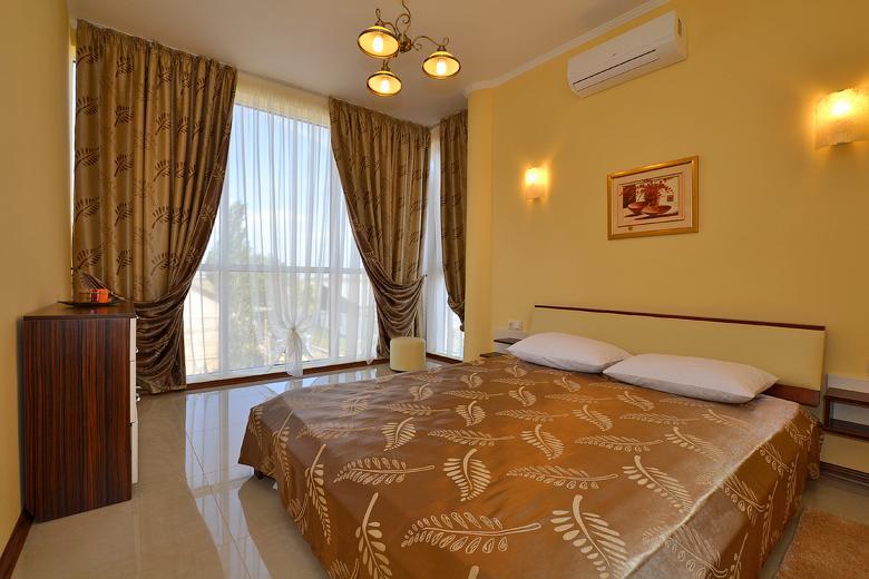 Baza Otdykha Jules Verne Hotel Zatoka Kültér fotó