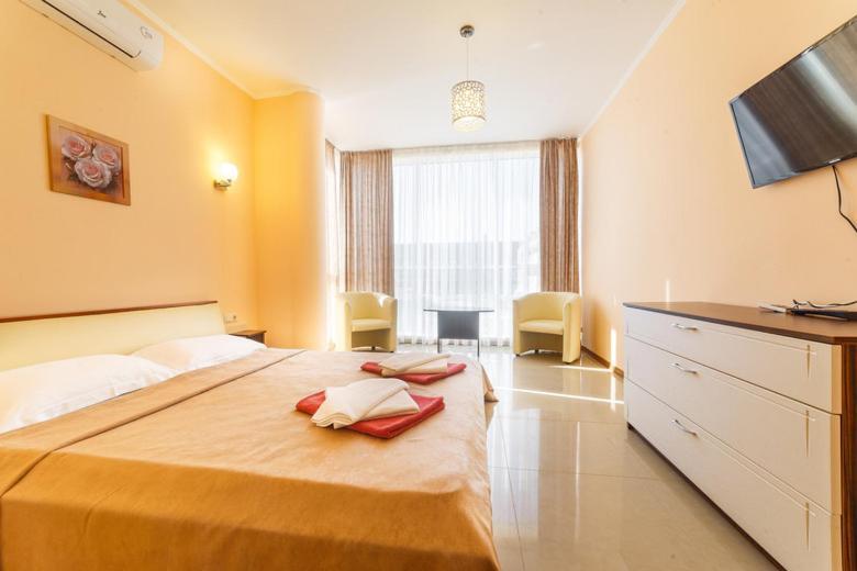 Baza Otdykha Jules Verne Hotel Zatoka Kültér fotó