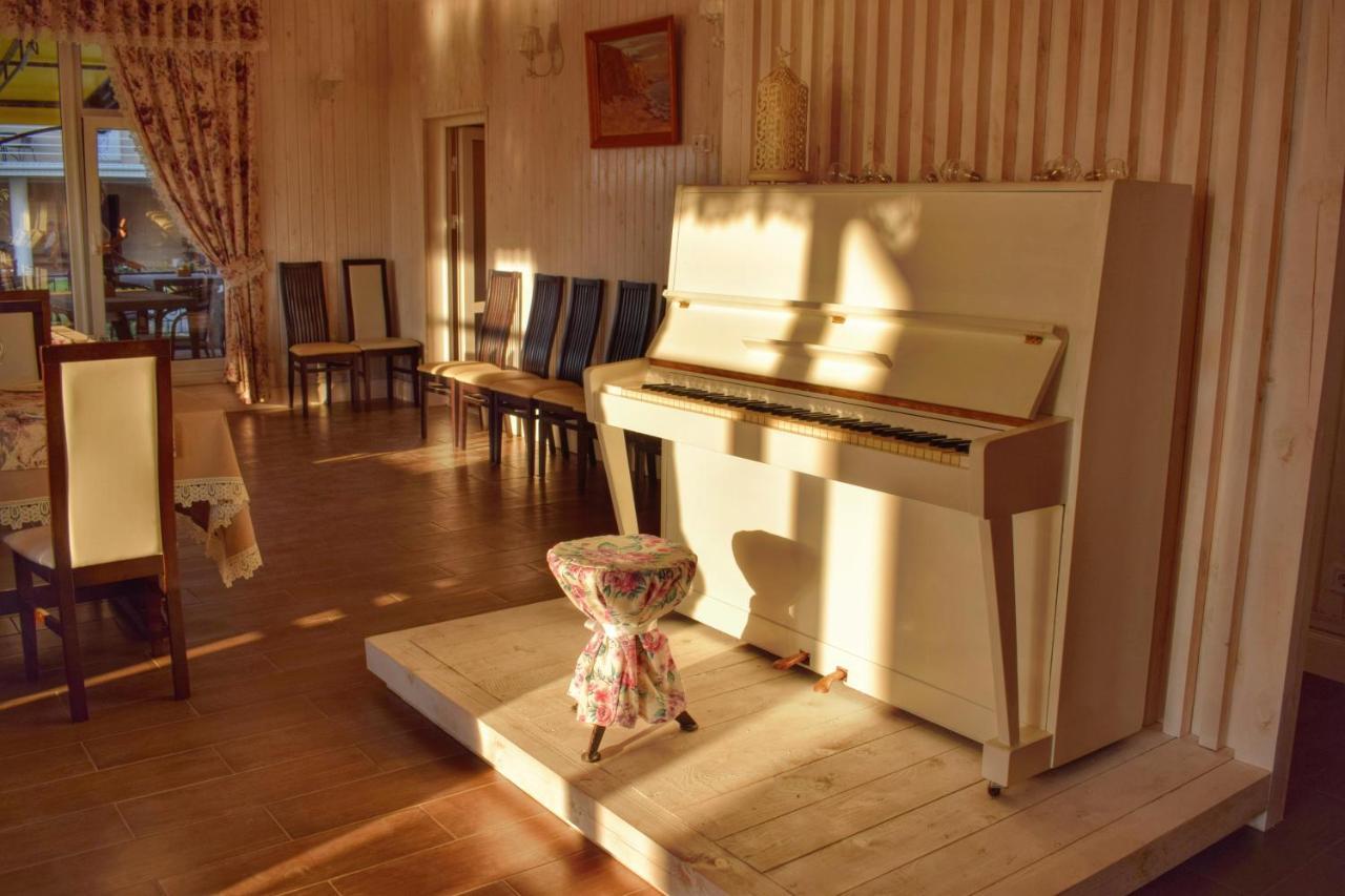 Baza Otdykha Jules Verne Hotel Zatoka Kültér fotó