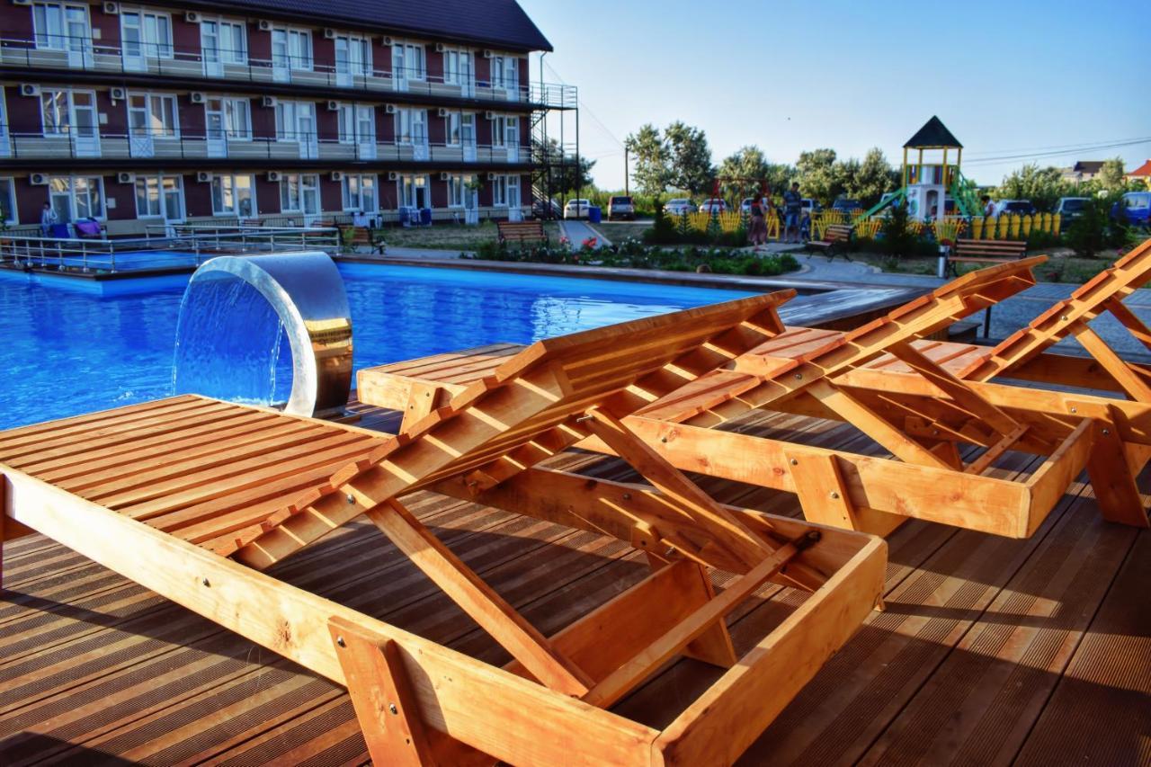 Baza Otdykha Jules Verne Hotel Zatoka Kültér fotó